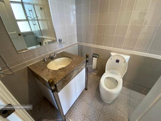 Leonie Condotel D9, Condominium