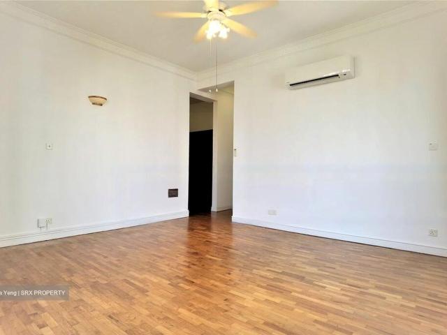 Leonie Condotel D9, Condominium