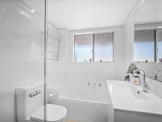 “Leafy Outlook and Lifestyle Convenience”