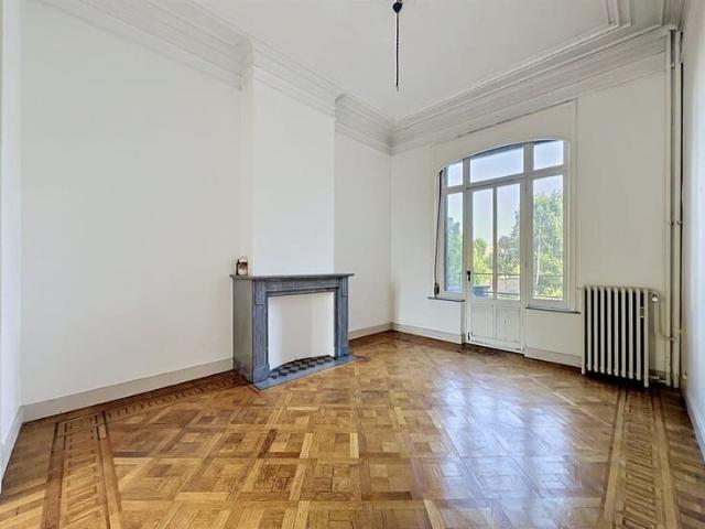 LEASE 6 MONTHS MAX ! Montgomery, apartment 1 bed + terrace
