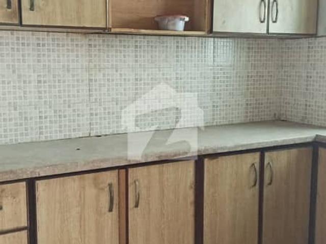 Lease Flat 2 BDD Available For Sale