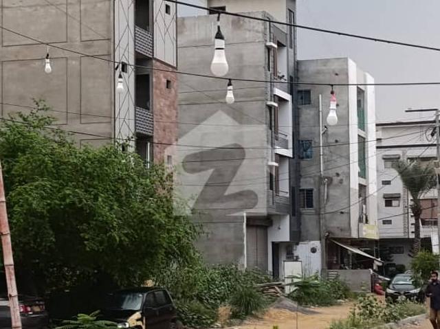 Leased Apartment With Roof For Sale