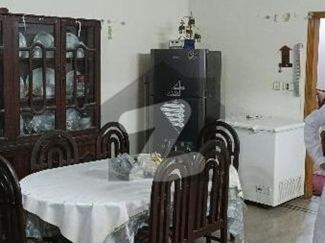 Leased House Bank Loan Applicable 200 Yard Double Story Prime Location Park Facing Maintain House 6 Bedroom Drawing Dining House For Sale Gulshan e Kaneez Fatima Block 1