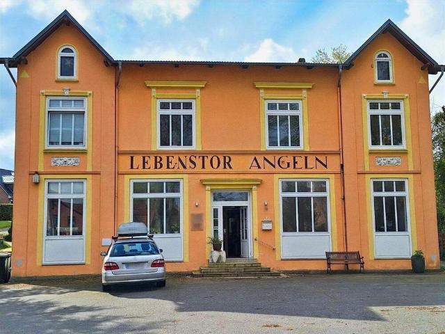 Leben und arbeiten im historischen Kaufhaus in Sterup nahe der Ostsee