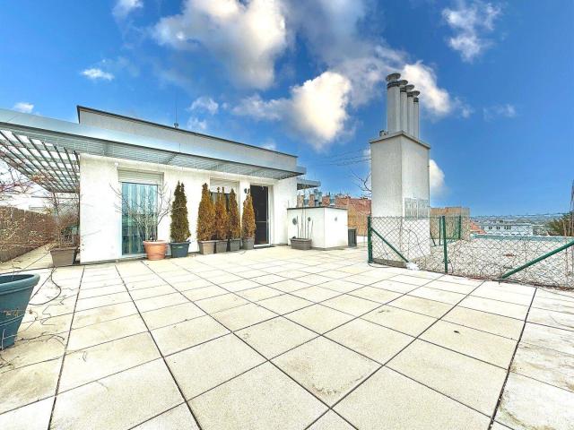 Licht. Luft. Lebensqualität ~118 m² Terrasse mit Fernblick I Tiefgarage I Klimaanlage I Schnellbahn Nähe