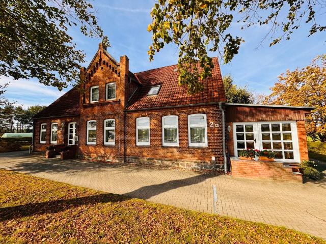Leben auf dem Land und doch nah an der Stadt Einfamilienhaus in Benz!