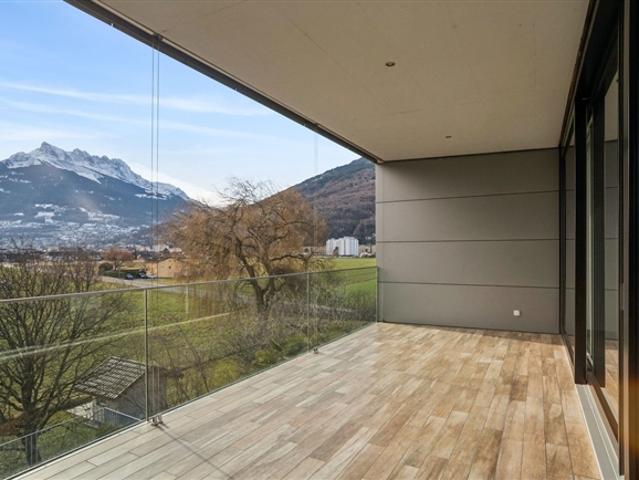 Leben auf der Spitze Geräumiges Penthouse mit Terrasse in Collombey Muraz