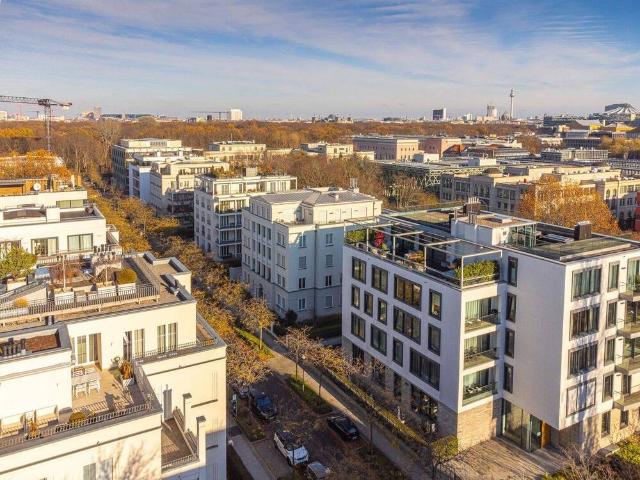 Leben im Diplomatenpark Berlin Tiergarten mit großem Balkon