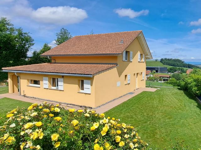 Leben Sie das ganze Jahr über im Urlaub auf den Höhen des Gruyère Sees