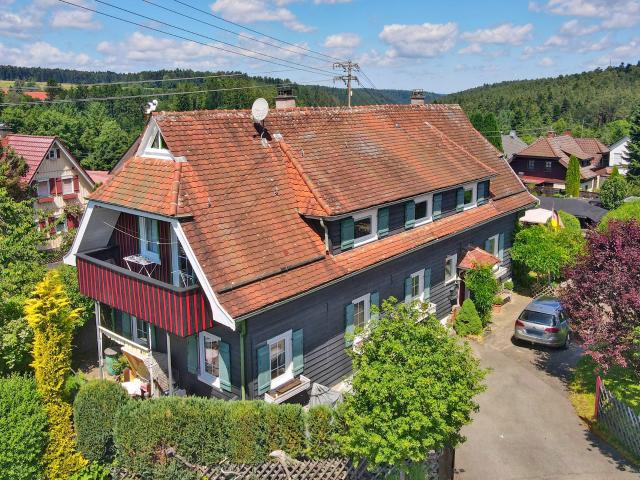 Lebenstraum Schwarzwaldhaus – modernisiert, mit Gartenparadies & Baupotenzial