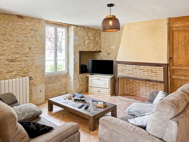 Lectoure, Centre Ville, Maison De 130 M² Renovee Avec Jardin. 130m² Lectoure
