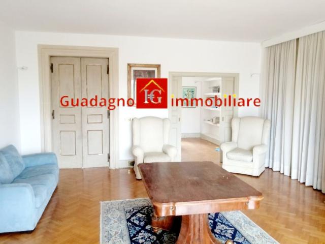 Lecce zona partigiani appartamento semi arredato