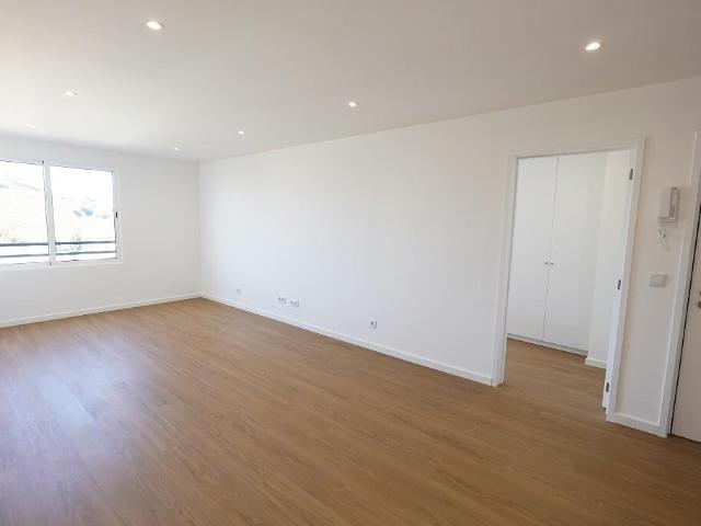 Lechería | Apartamento T3 renovado | Funchal 75m² São Martinho
