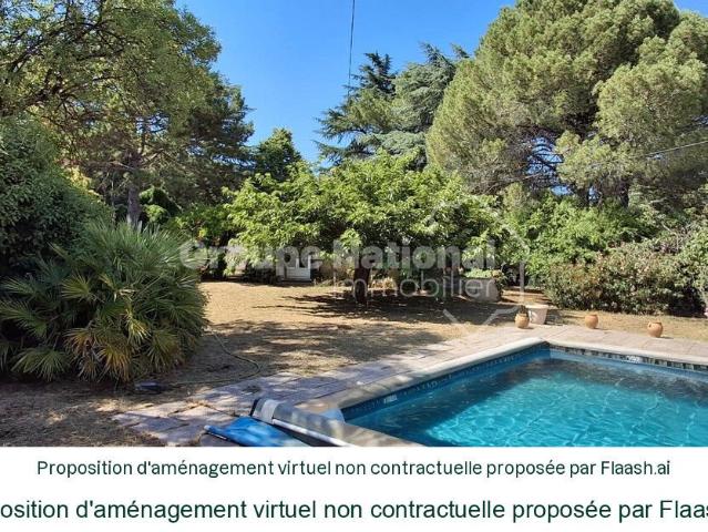 Ledenon Maison familiale, piscine, garage 197m² Lédenon