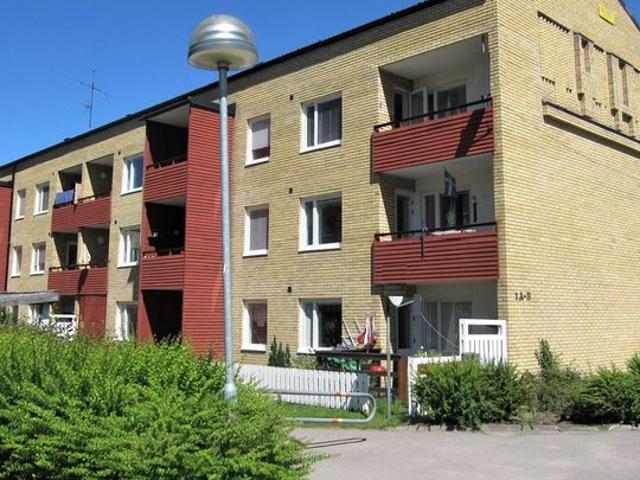 Ledig hyresrätt på Salthällsvägen 1B, Blomstermåla | HomeQ