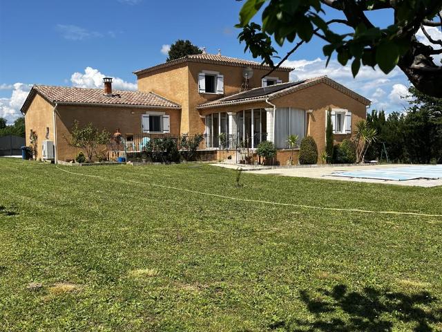 Lédignan Charmante villa familiale avec piscine sur 2691 m. 146m² Lédignan