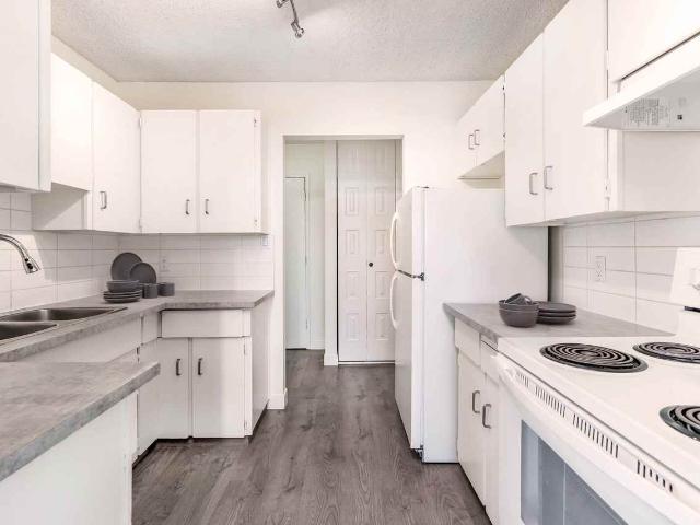 Leewood Village 2 Bedroom Apartment for Rent at 3845 Mill Woods Rd Nw, Edmonton, AB T6K 2L7