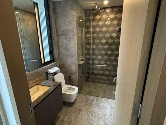 Leedon Green D10, Condominium