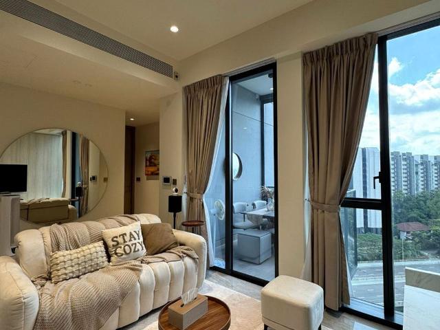 Leedon Green D10, Condominium