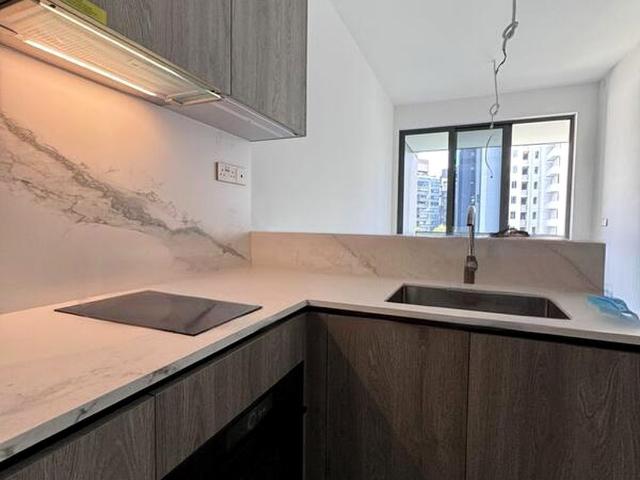 Leedon Green D10, Condominium