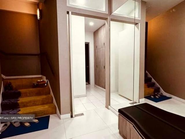 Leedon Heights D10, Terrace