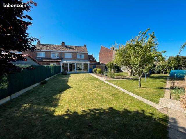 Leers maison semi individuelle à proximité du centre ville sur une parcelle de 518m²