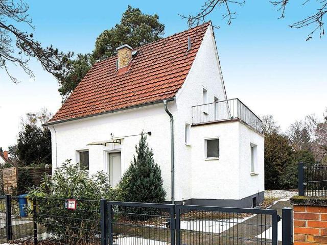 Leerstehendes Einfamilienhaus auf großzügigem Grundstück in gefragter Potsdamer Wohnlage
