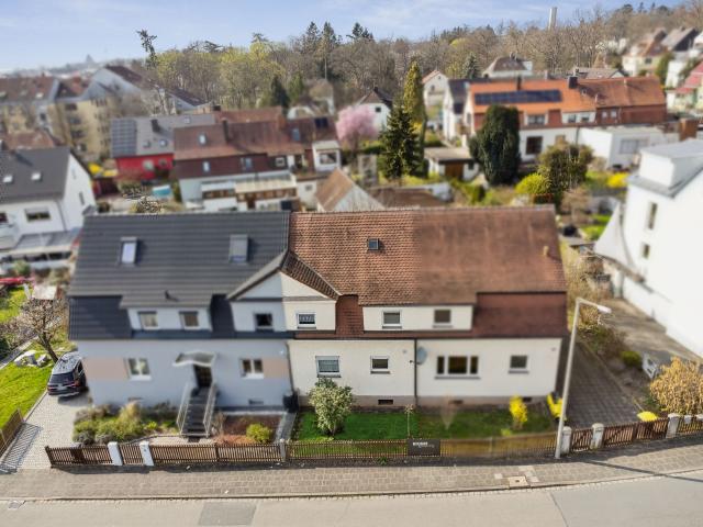 Leerstehendes Reihenmittelhaus in zentraler Lage von Zirndorf