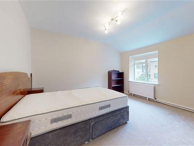 4,500 / month | Leeson Place, off Adelaide Road, South City Centre, Dublin 2 Owen Reilly 4993 MyHome. Ie Lettings