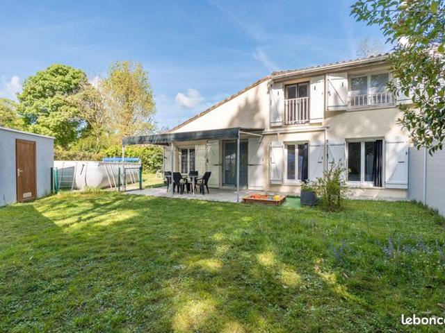 LEGUEVIN maison d'habitation T5 95.51 m² Piscine garage