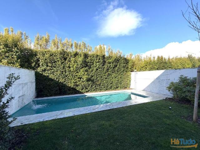 Legacy Cascais | 26084085832