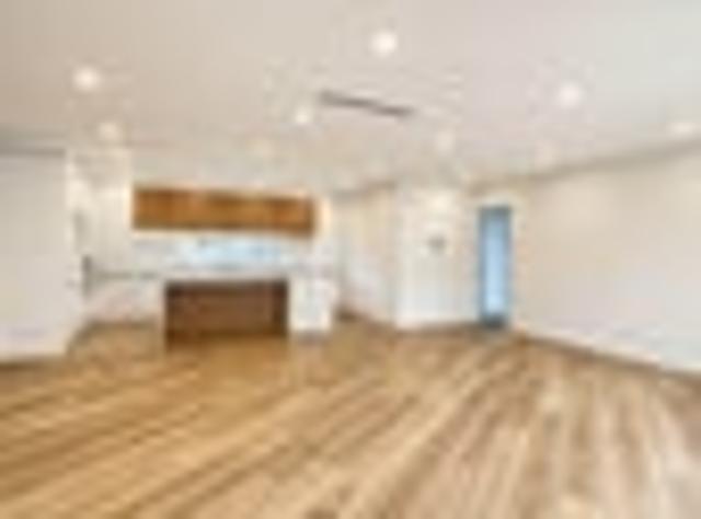 Legal 4+2 Home & Income