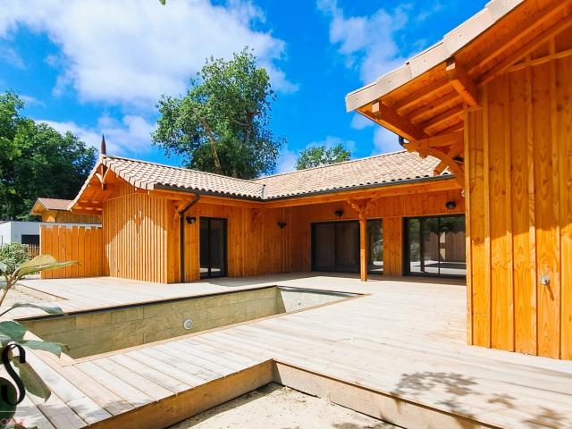 Lège Bourg: Une Villa Familiale et Contemporaine dans l’Esprit Ferret Capien