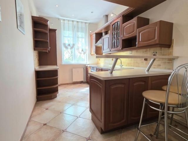 Polecam 75 m² mieszkanie w Legnicy, cicha ulica, cegła
