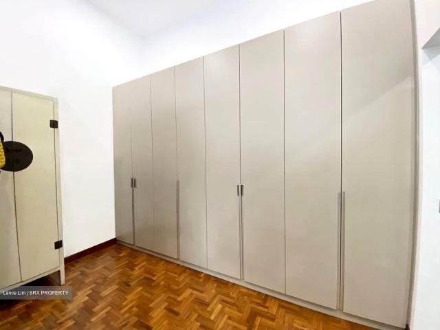 Leith Road D19, Semi