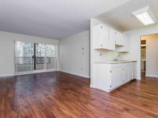 Leighton Apartments 2 Bedroom Apartment for Rent at 130 11th St E, North Vancouver, BC V7L 4R3 Central Lonsdale