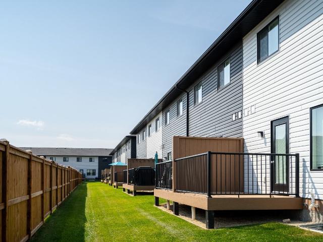 Leila Landing 3 Bedroom Apartment for Rent at 1650 Leila Ave, Winnipeg, MB R2P 2E5 The Maples