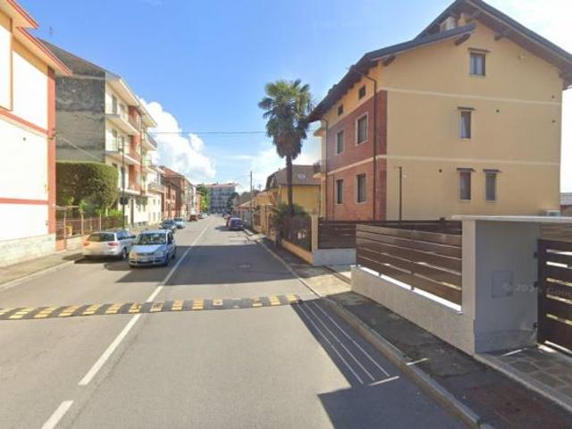 LEINI GRAZIOSA SEMI INDIPENDENTE CON GIARDINETTO PRIVATO
