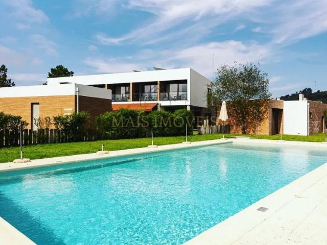 Leiria Leiria 2425 102204343