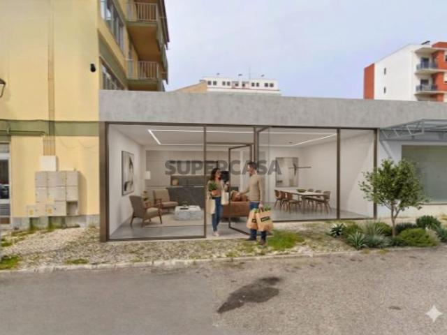 Lojas junto ao centro de Leiria para habitação ou comércio