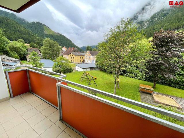 Leistbare 3 Raum Eigentumswohnung / Ferienwohnung mit Loggia und Parkplatz!
