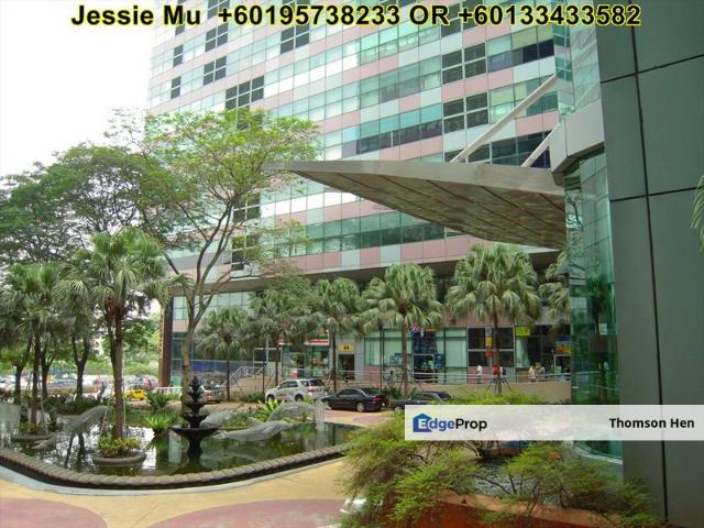 Leisure Commerce Square