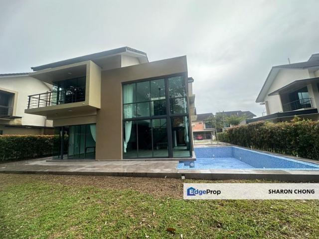 Leisure Farm Bungalow with Swimming Pool
