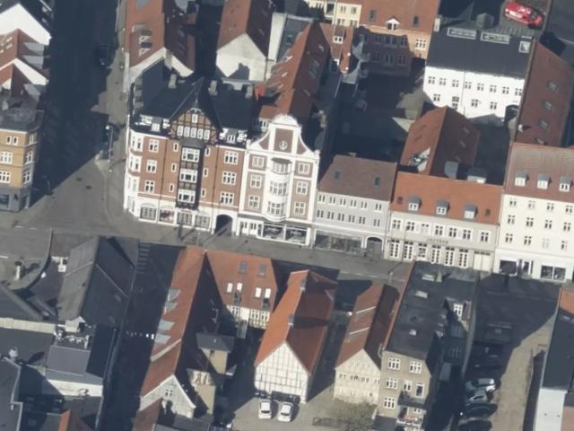 Lejemål med god og synlig beliggenhed på meget befærdet gade i Horsens midtby