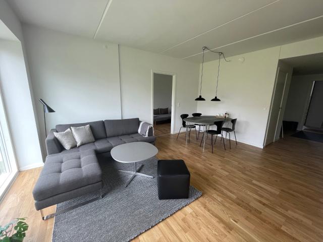 Lejemål på 3. sal med udsigt til park!