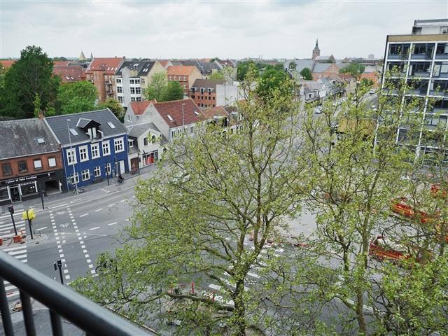 Lejlighed tæt på supermarkeder, letbane og grønne områder, Odense C, Fyn