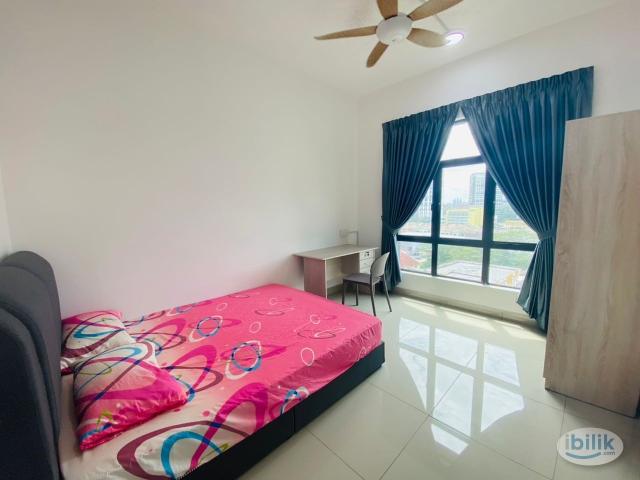 Lelaki Master Room Private Bathroom at V Residensi 5 Next to 168 Park Mall, Selayang