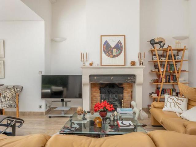 L'Élégance Architecturale Maison d'architecte Nimes 5 pièce s 182.8 m2