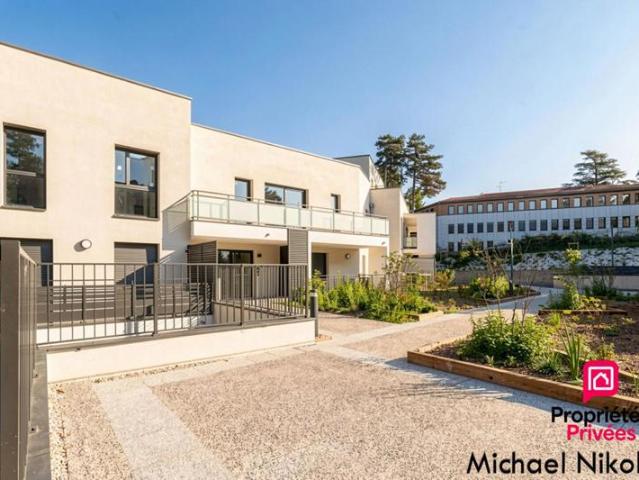 L'ELOGE A CHARBONNIERES LES BAINS NEUF. !