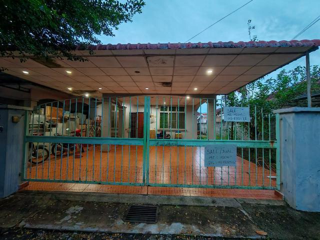 Lelong house